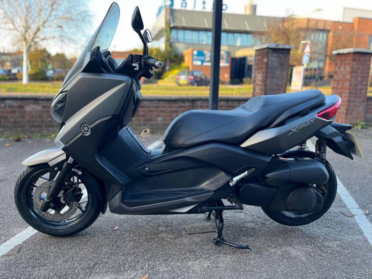 Yamaha XMAX 250